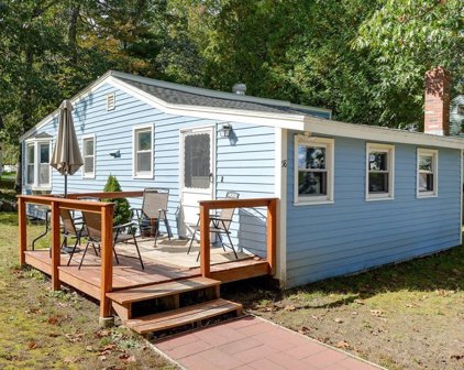 58 Oakhurst Rd, Hopkinton