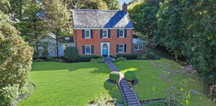 39 Crescent Road, Port Washington