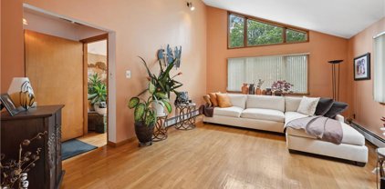 57 Chelsea Place, Yonkers