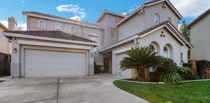 233 Running Wolf Court, Roseville