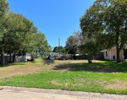 100 Bayou Glen Street, Hitchcock image