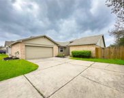 2318 Meadow Green Drive, Pearland image