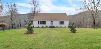 434 Chapin Rd, Hampden