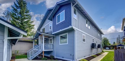 324 E 2nd Street Unit #B, North Bend