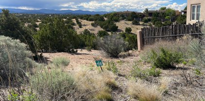 38 Camino De Vecinos, Santa Fe