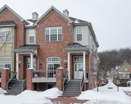 328 N Harrison Street, Algonquin
