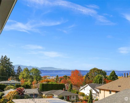 630 5th Avenue S Unit #202, Edmonds