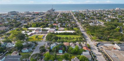 2617 Avenue M 1/2, Galveston