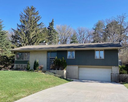 1821 Venus Avenue, Arden Hills