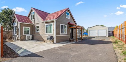 438 HILLEGAS AVE, Creswell