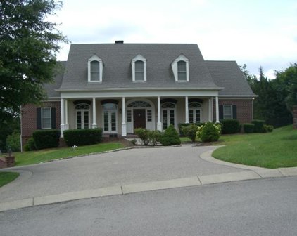 13 Crooked Stick Ln, Brentwood