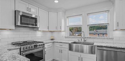 83 Sweetbriar Avenue, East Providence