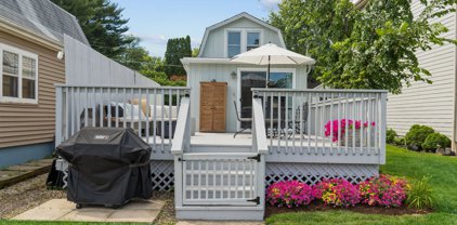 310 N River Road, Fox River Grove