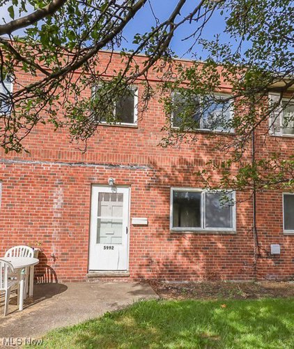5992 Engle Road, Brook Park