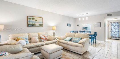 31 Abbey Ln Unit #101, Delray Beach