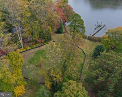 822 E Holly  E Drive, Annapolis