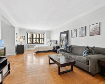 220 Madison  Avenue Unit 9O, New York