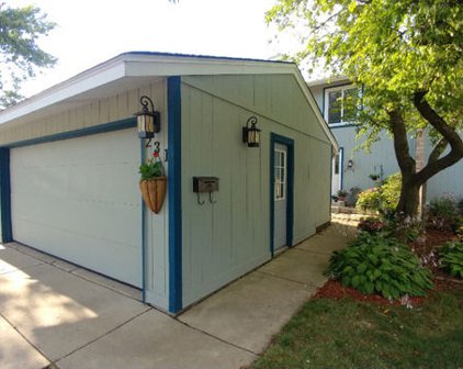 231 Oakwood Lane, Bloomingdale