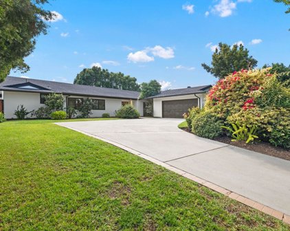 22412  Bessemer St, Woodland Hills