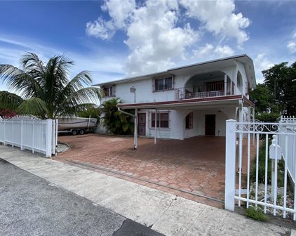 660 E 16th Pl, Hialeah