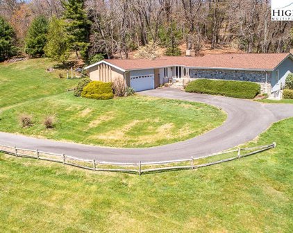 8423 US Highway 421, Deep Gap