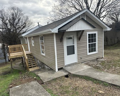 411 S 3rd St, Clarksville