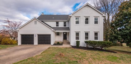1007 Heather Hill Ct, Mclean