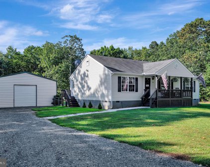 281 White Walnut Rd, Louisa
