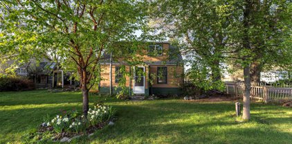 245 5th Avenue, Victor