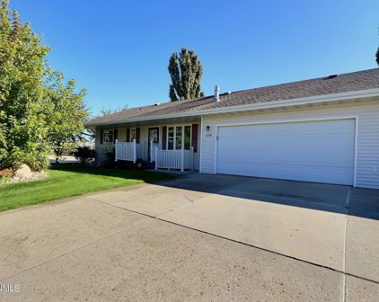 579 Brandon Place, Bismarck