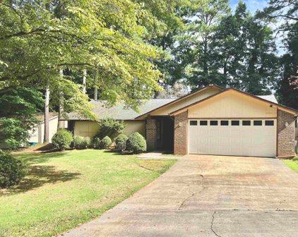 102 Lake Forest Dr, Peachtree City