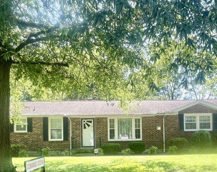 203 Southburn Dr, Hendersonville