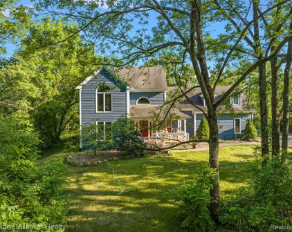 276 E Gunn RD, Oakland Twp