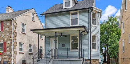 10 Center Ave, Willow Grove