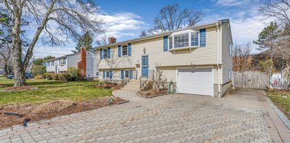 20 Westgate Rd, Framingham