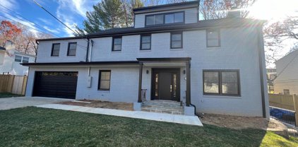 5804 Tanglewood Dr, Bethesda