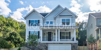 7601 Fisher Dr, Falls Church