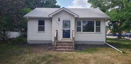 443 6th Avenue SW, Cambridge