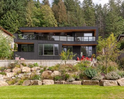 3823 Bayridge Avenue, West Vancouver