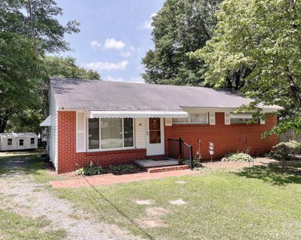 211 Meadow  Drive, Gastonia