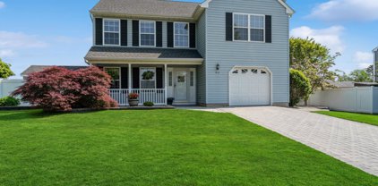 842 Columbus Drive, Brick