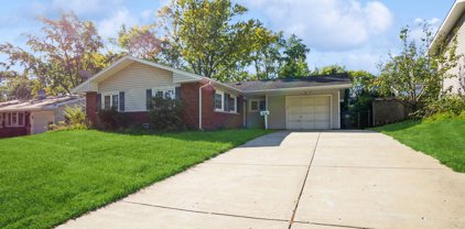 1710 Pierce Road, Hoffman Estates