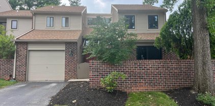 2 Stirling Ct, Chesterbrook