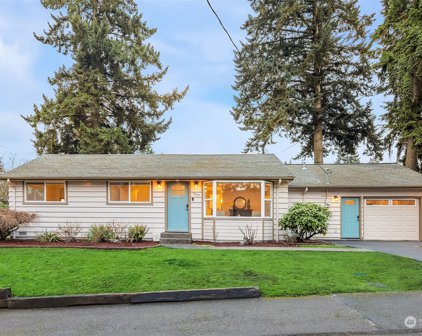 3325 NE 17th Place, Renton
