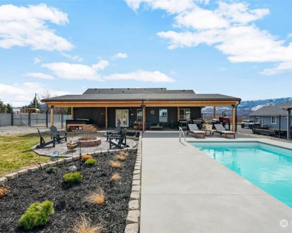 3241 2nd Street SE, East Wenatchee