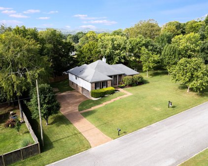 1111 Oak Creek Dr, Nolensville