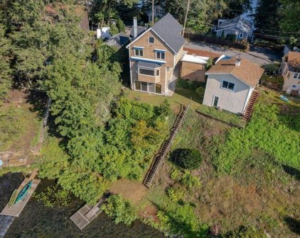 98 Dudley Rd, Wayland