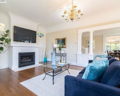 1336 Regent St, Alameda