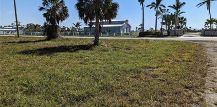2 Camellia Court, Placida