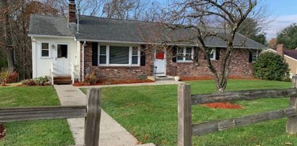 78 Howe Ave, Shrewsbury